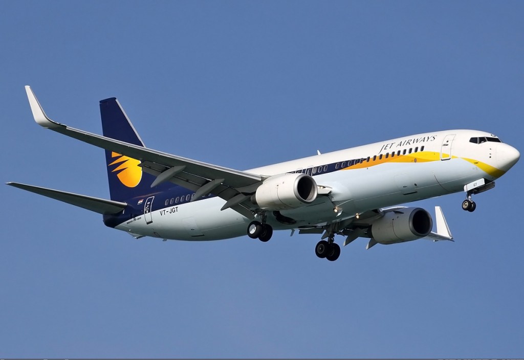 Jet_Airways_Boeing_737-800_Spijkers