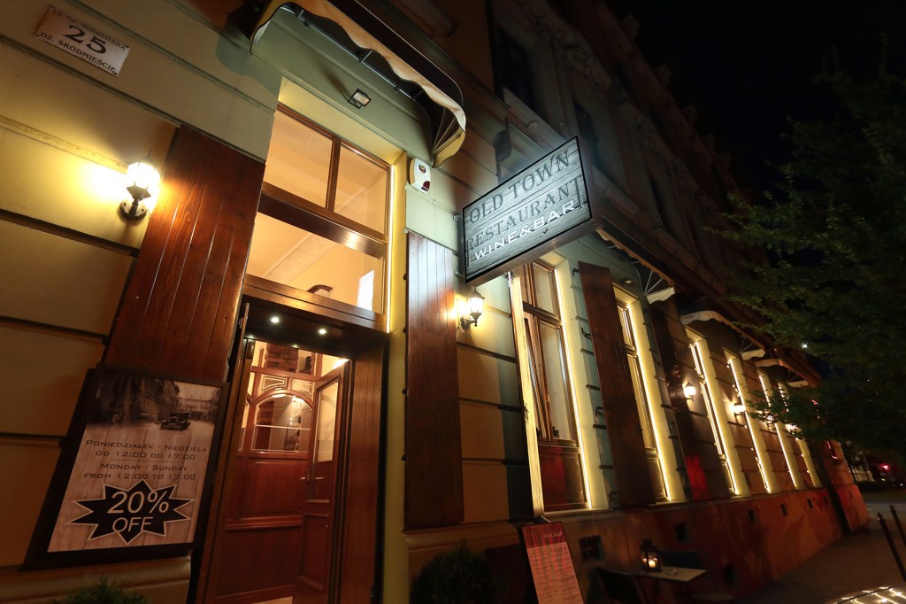 Polskie jedzenie ukryte pod angielskim szyldem – Old Town Restaurant Wine & Bar – KRAKÓW, ul.&nbsp;Bracka