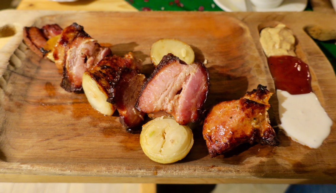 Jadłodajnia pod turystów Stodoła Grill Steak ZAKOPANE BEZFARMAZONU.PL