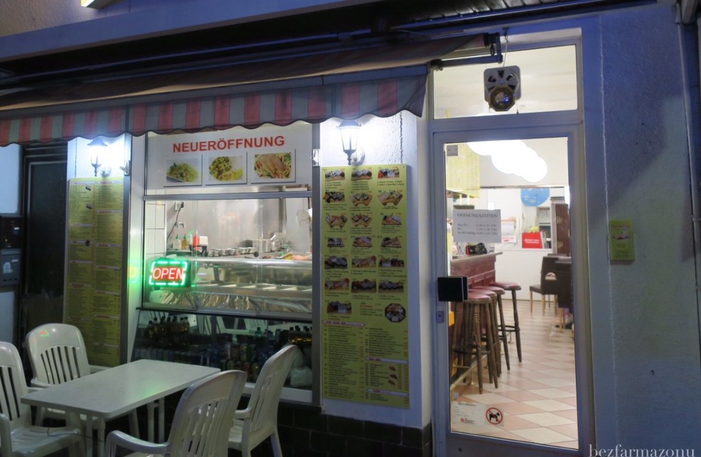 Czy może być źle kiedy WOK obsługują prawdziwi Azjaci? Pewnie tak, ale nie w tym wypadku. Tokyo Sushi Bar Asia Kuche – FRANKENTHAL –&nbsp;Niemcy