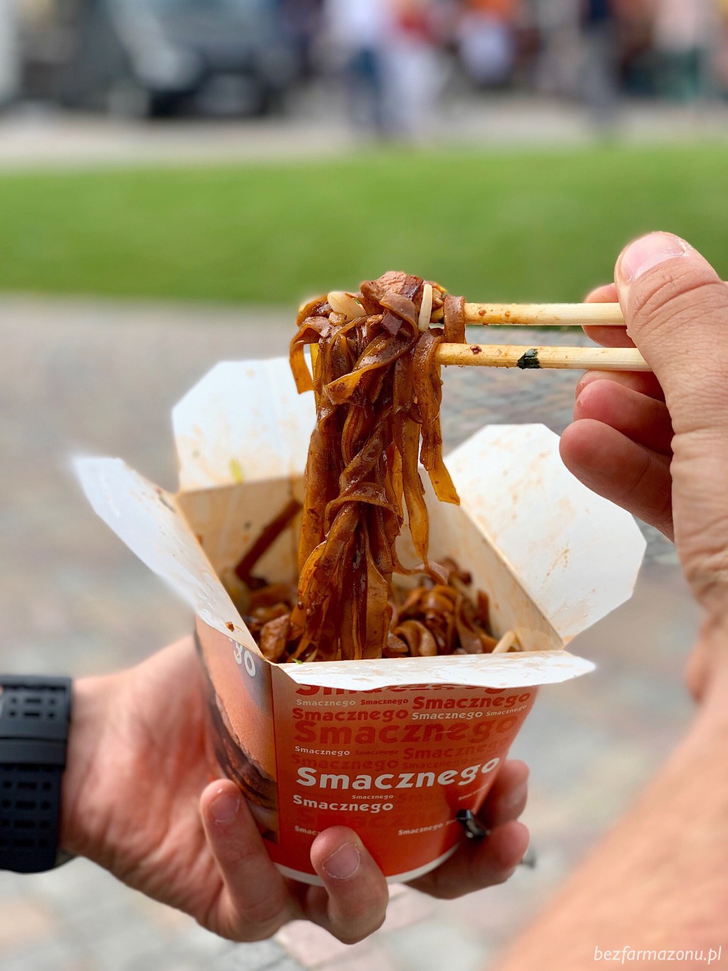 Jeden z najlepszych makaronów ever – Momo Wok Smak Kuchnia Azjatycka&nbsp;Foodtruck